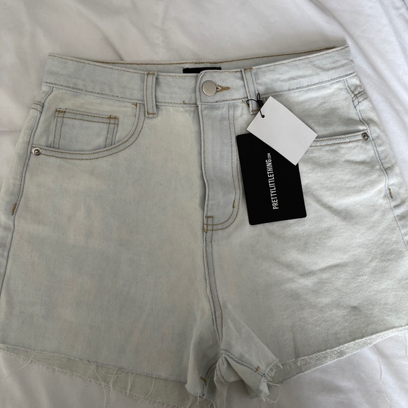 Pretty little thing denim shorts - Picture 1 of 3